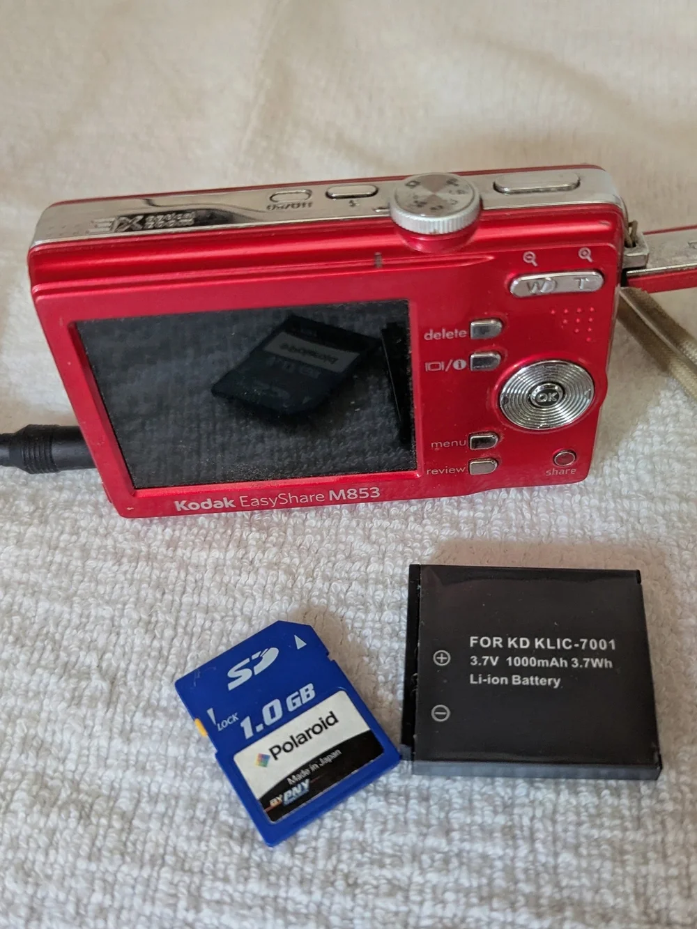 Kodak EasyShare M853 Compact Digital Camera - Red